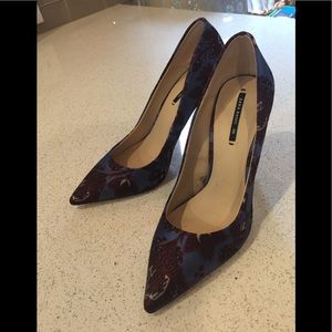 Blue & burgundy sophisticated floral print heels